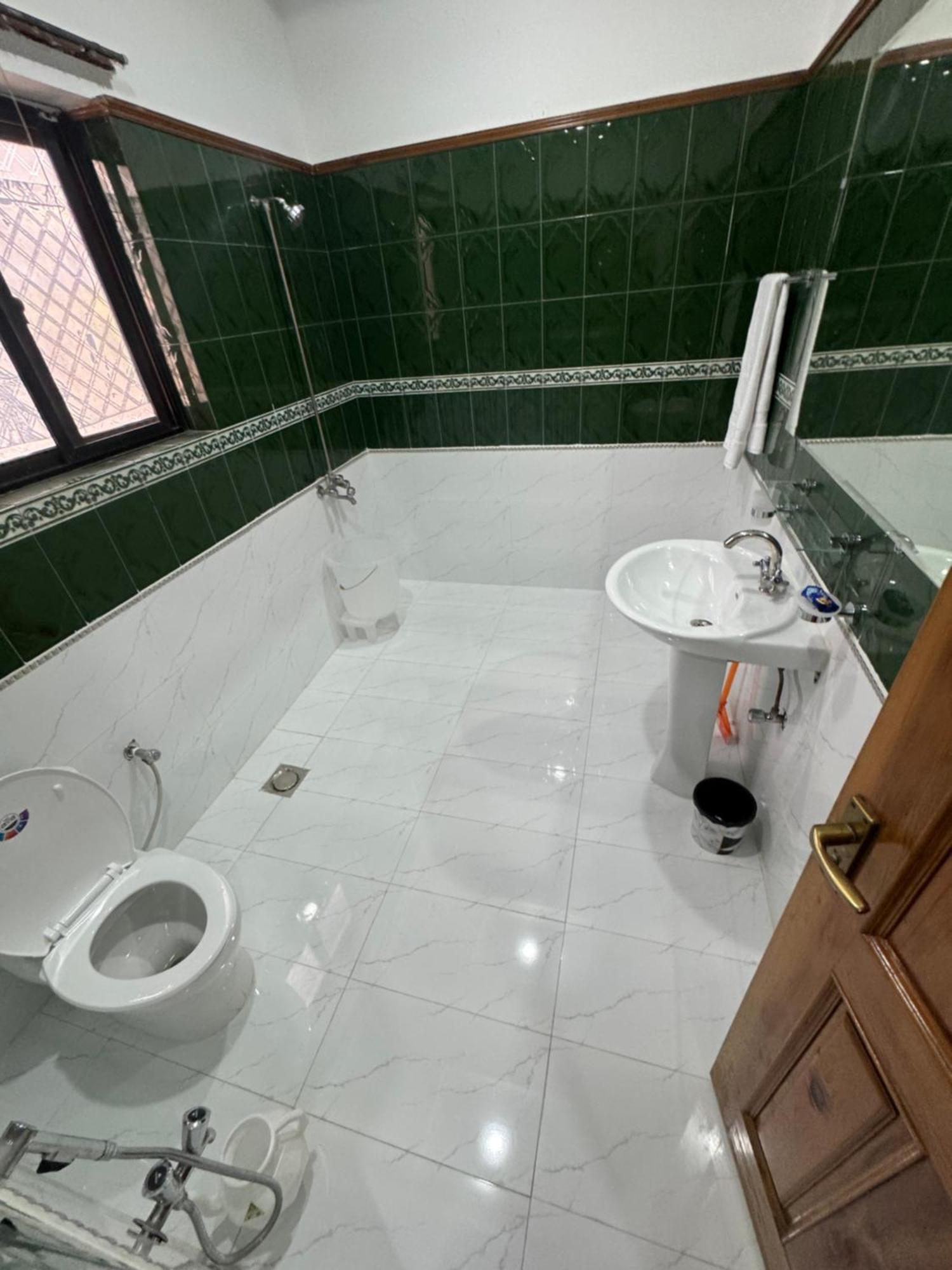 Royal Executive Inn Guest House Islamabad Eksteriør billede